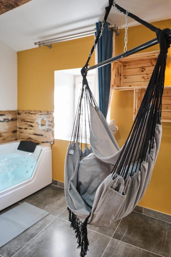Place Carnot - Studio Tout Equipe Avec Jacuzzi Proche Toutes Commodites カルカソンヌ エクステリア 写真