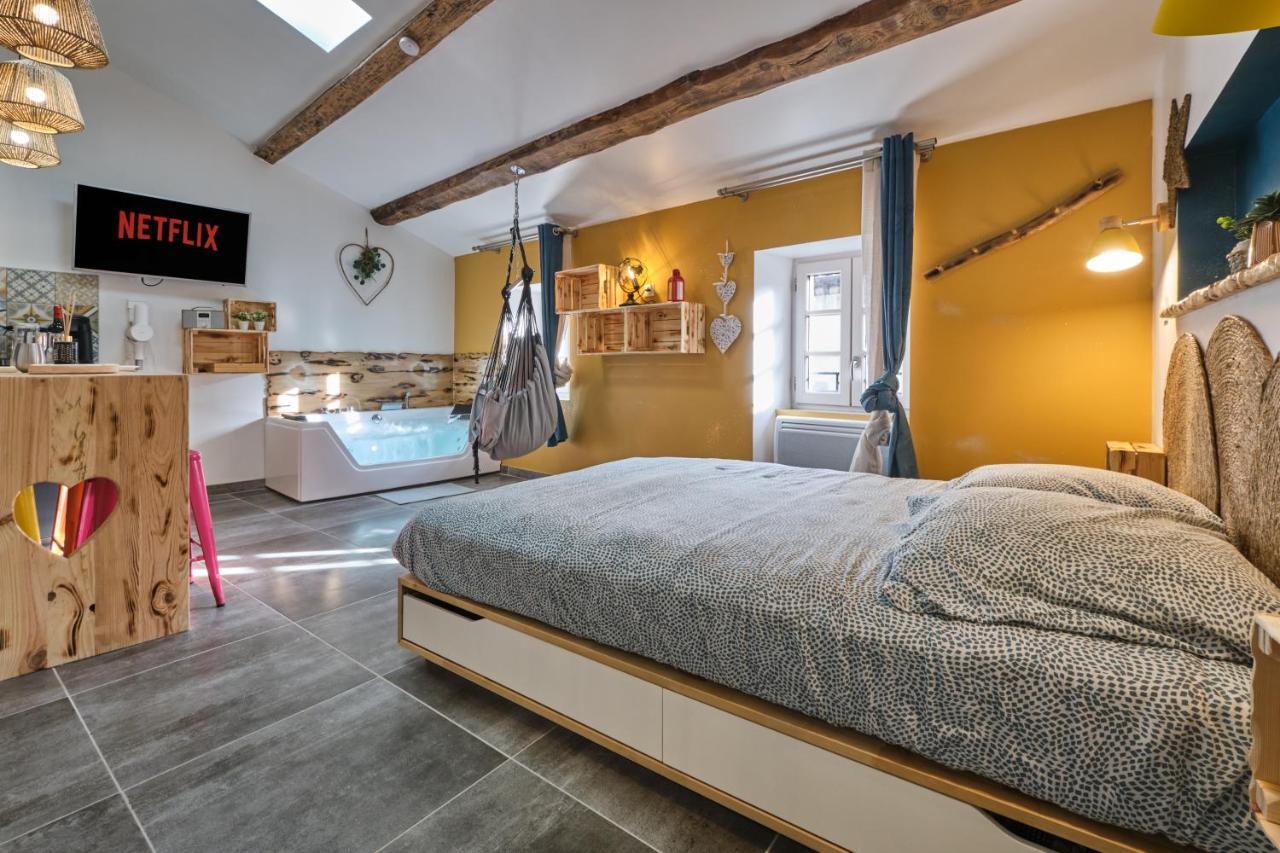 Place Carnot - Studio Tout Equipe Avec Jacuzzi Proche Toutes Commodites カルカソンヌ エクステリア 写真