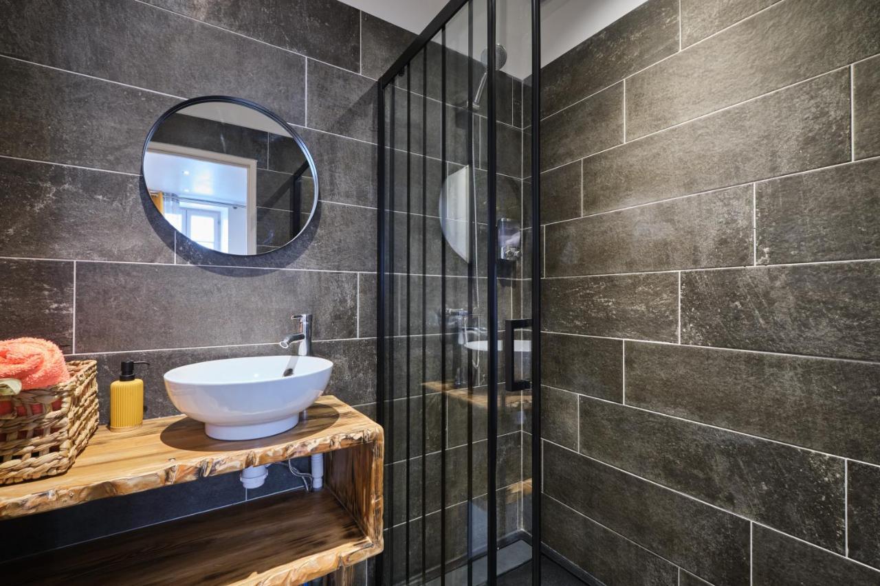 Place Carnot - Studio Tout Equipe Avec Jacuzzi Proche Toutes Commodites カルカソンヌ エクステリア 写真
