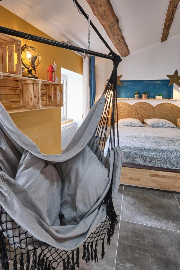 Place Carnot - Studio Tout Equipe Avec Jacuzzi Proche Toutes Commodites カルカソンヌ エクステリア 写真