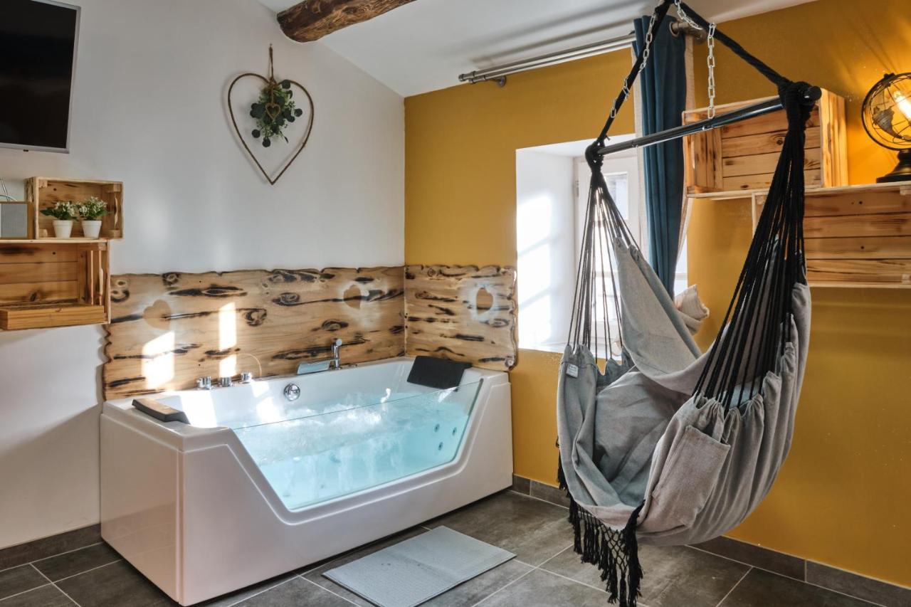 Place Carnot - Studio Tout Equipe Avec Jacuzzi Proche Toutes Commodites カルカソンヌ エクステリア 写真