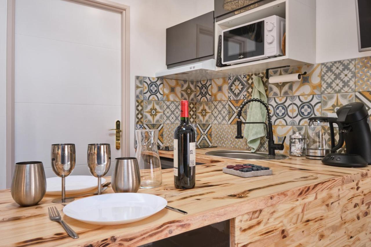 Place Carnot - Studio Tout Equipe Avec Jacuzzi Proche Toutes Commodites カルカソンヌ エクステリア 写真