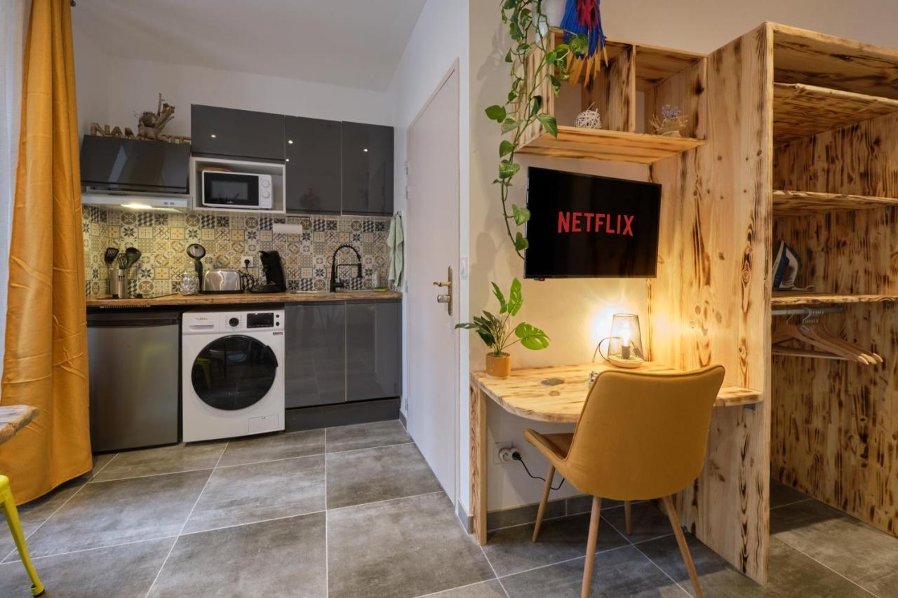 Place Carnot - Studio Tout Equipe Avec Jacuzzi Proche Toutes Commodites カルカソンヌ エクステリア 写真