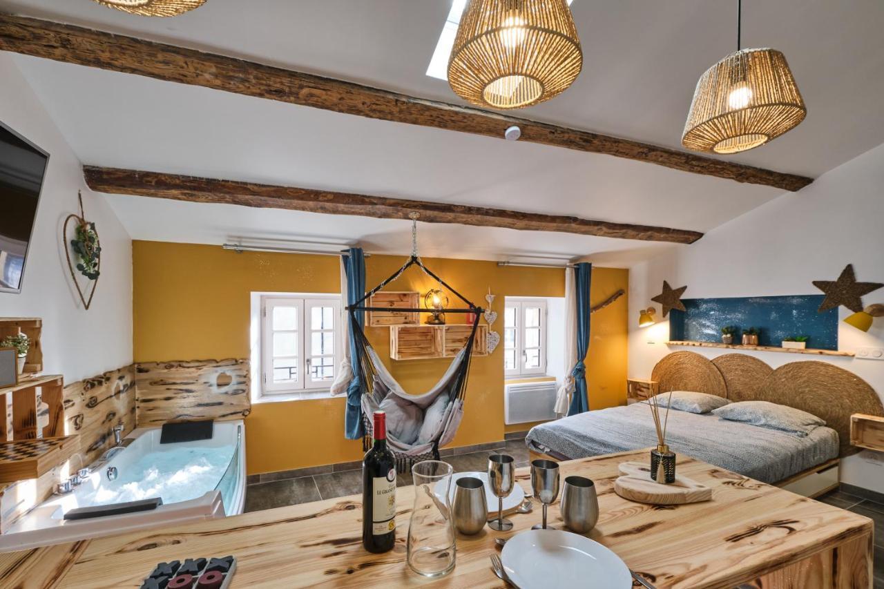Place Carnot - Studio Tout Equipe Avec Jacuzzi Proche Toutes Commodites カルカソンヌ エクステリア 写真